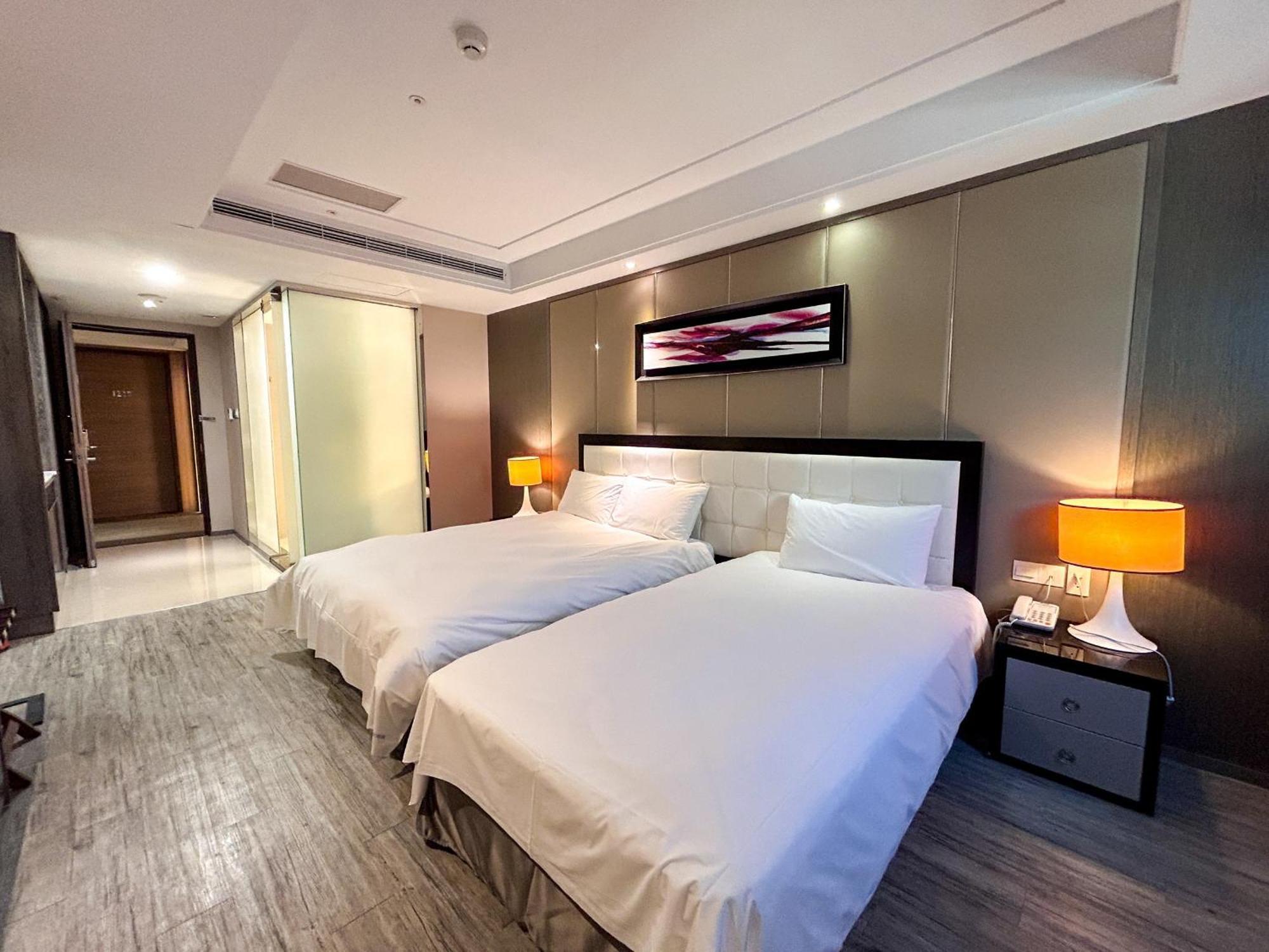 Royal Fine Hotel 카오슝 외부 사진